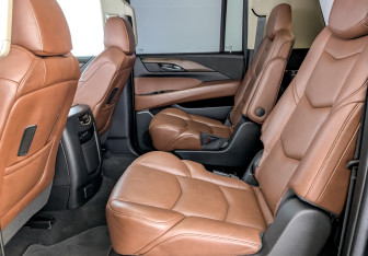 Подержанный автомобиль Cadillac Escalade Suv 2018 года (12 фото)