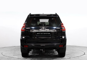 Подержанный автомобиль Toyota Land Cruiser Prado 2018 года (4 фото)
