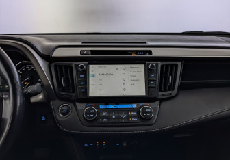 Подержанный автомобиль Toyota RAV4 2019 года (17 фото)