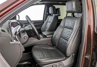 Подержанный автомобиль Cadillac Escalade Suv 2022 года (19 фото)