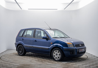 Подержанный автомобиль Ford Fusion 2008 года (3 фото)