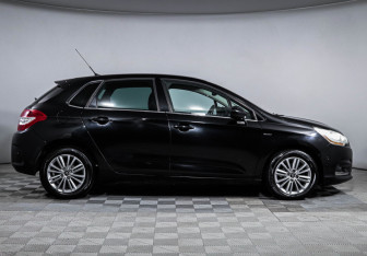 Подержанный автомобиль Citroen C4 Hatchback 2012 года (4 фото)