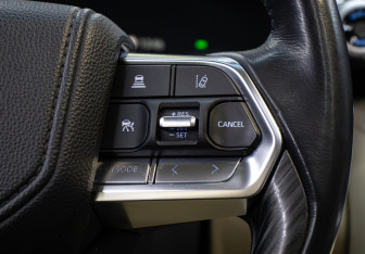 Подержанный автомобиль Toyota Land Cruiser Suv 2021 года (18 фото)