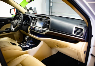 Подержанный автомобиль Toyota Highlander 2014 года (21 фото)