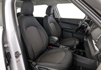 Подержанный автомобиль MINI Countryman 2018 года (24 фото)