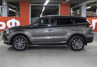 Подержанный автомобиль Geely Atlas Pro 2022 года (8 фото)