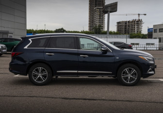 Подержанный автомобиль Infiniti QX60 2019 года (4 фото)