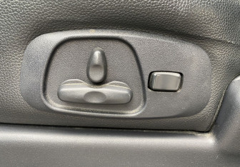 Подержанный автомобиль Mitsubishi Pajero 2011 года (17 фото)