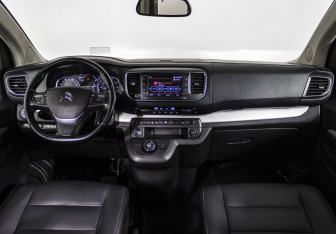 Подержанный автомобиль Citroen SpaceTourer 2018 года (15 фото)