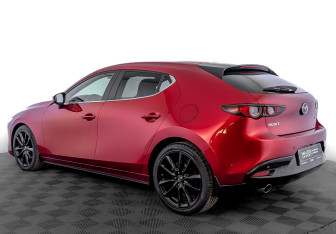 Подержанный автомобиль Mazda 3 Hatchback 2019 года (7 фото)