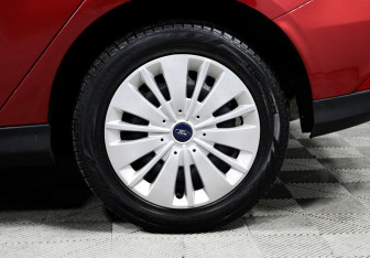 Подержанный автомобиль Ford Focus Hatchback 2018 года (7 фото)