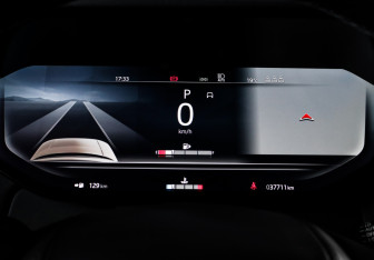 Подержанный автомобиль Land Rover Range Rover 2023 года (11 фото)