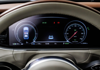 Подержанный автомобиль Voyah Free 2023 года (10 фото)