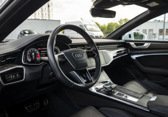Подержанный автомобиль Audi A7 2020 года (10 фото)