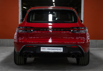 Подержанный автомобиль Porsche Macan 2023 года (6 фото)