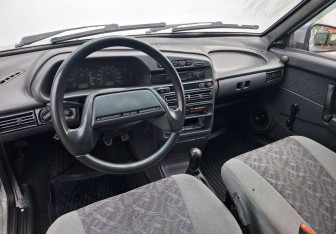 Подержанный автомобиль LADA (ВАЗ) 2113 2005 года (12 фото)