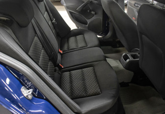 Подержанный автомобиль Skoda Octavia Liftback 2011 года (12 фото)