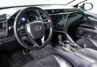 Подержанный автомобиль Toyota Camry Sedan 2018 года (7 фото)