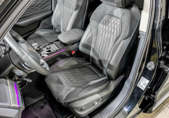 Подержанный автомобиль Hongqi HS5 2024 года (20 фото)
