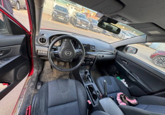 Подержанный автомобиль Mazda 3 Sedan 2007 года (7 фото)