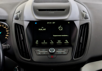 Подержанный автомобиль Ford Kuga 2018 года (15 фото)