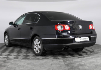 Подержанный автомобиль Volkswagen Passat Sedan 2009 года (7 фото)