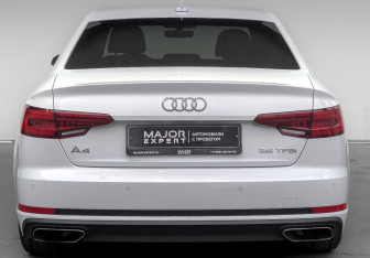 Подержанный автомобиль Audi A4 Sedan 2019 года (6 фото)