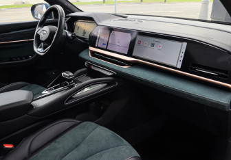 Подержанный автомобиль Geely Monjaro 2023 года (7 фото)