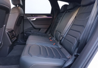 Подержанный автомобиль Volkswagen Touareg 2019 года (12 фото)