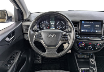 Подержанный автомобиль Hyundai Solaris Sedan 2021 года (21 фото)
