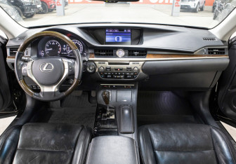 Подержанный автомобиль Lexus ES 2014 года (14 фото)