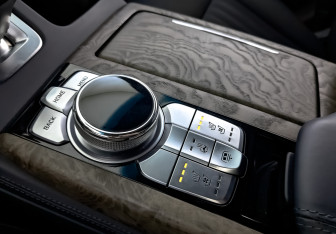 Подержанный автомобиль Genesis G90 2019 года (21 фото)