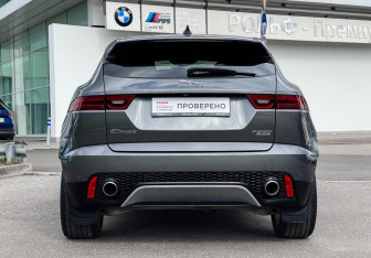 Подержанный автомобиль Jaguar E-Pace 2019 года (6 фото)
