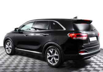 Подержанный автомобиль Kia Sorento 2017 года (7 фото)