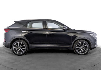 Новый FAW Bestune T77 2024 (4 фото)