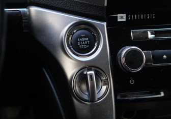 Подержанный автомобиль Toyota Land Cruiser Suv 2014 года (21 фото)