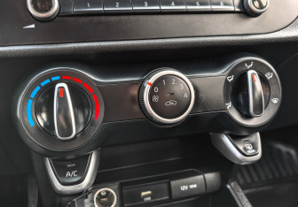 Подержанный автомобиль Kia Rio Hatchback 2021 года (21 фото)