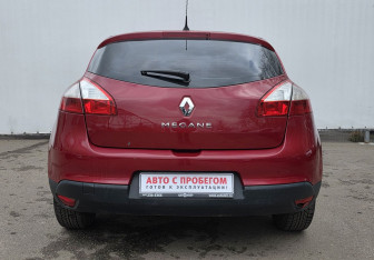 Подержанный автомобиль Renault Megane Hatchback 2010 года (6 фото)
