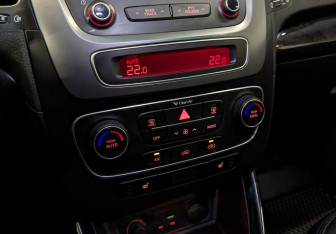 Подержанный автомобиль Kia Sorento 2018 года (28 фото)