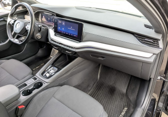 Подержанный автомобиль Skoda Octavia Liftback 2022 года (11 фото)