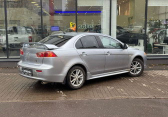 Подержанный автомобиль Mitsubishi Lancer Sedan 2008 года (8 фото)
