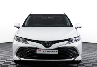 Подержанный автомобиль Toyota Camry Sedan 2019 года (2 фото)
