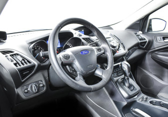 Подержанный автомобиль Ford Kuga 2013 года (9 фото)