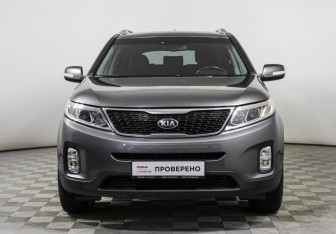 Подержанный автомобиль Kia Sorento 2015 года (3 фото)