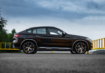 Подержанный автомобиль BMW X4 2020 года (4 фото)