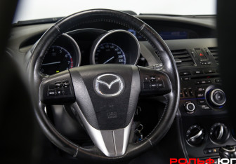 Подержанный автомобиль Mazda 3 Hatchback 2012 года (11 фото)