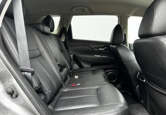 Подержанный автомобиль Nissan X-Trail 2019 года (11 фото)