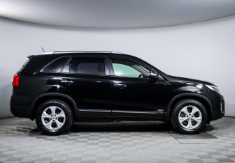 Подержанный автомобиль Kia Sorento 2013 года (4 фото)