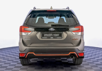 Подержанный автомобиль Subaru Forester Suv 2021 года (6 фото)