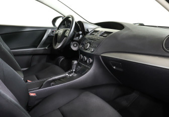 Подержанный автомобиль Mazda 3 Sedan 2012 года (9 фото)